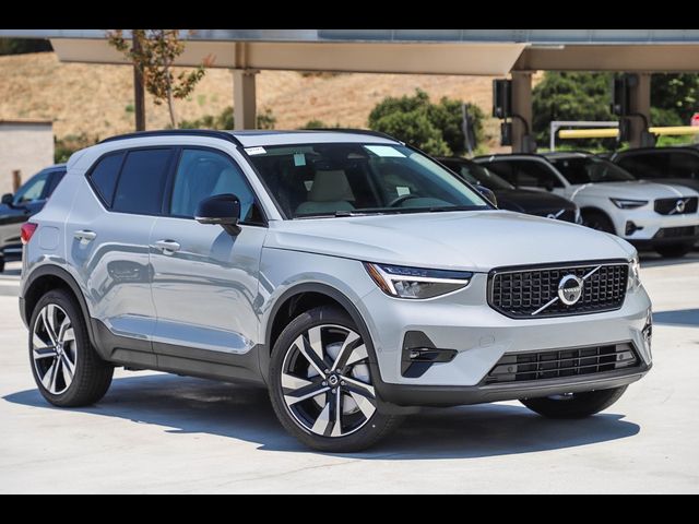 2025 Volvo XC40 Plus Dark Theme