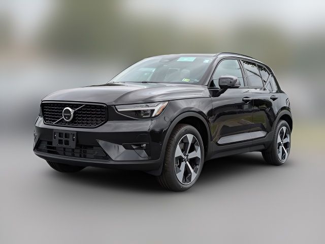 2025 Volvo XC40 Plus Dark Theme