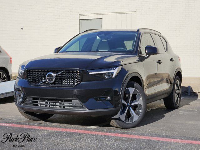 2025 Volvo XC40 Plus Dark Theme