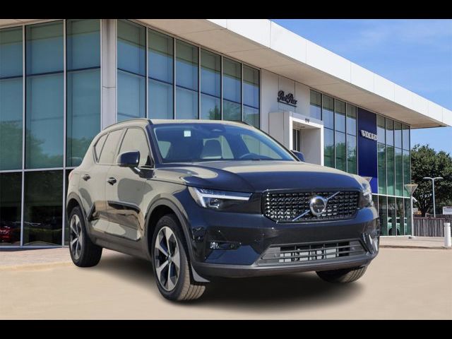 2025 Volvo XC40 Plus Dark Theme