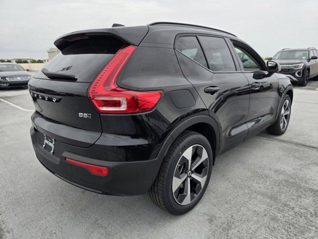 2025 Volvo XC40 Plus Dark Theme