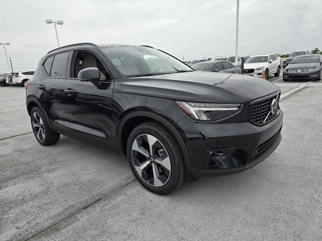 2025 Volvo XC40 Plus Dark Theme