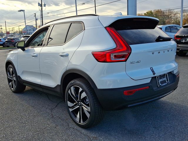 2025 Volvo XC40 Plus Dark Theme