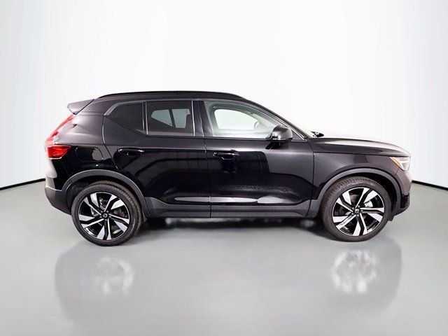 2025 Volvo XC40 Plus Dark Theme
