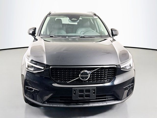 2025 Volvo XC40 Plus Dark Theme