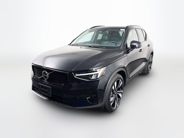 2025 Volvo XC40 Plus Dark Theme