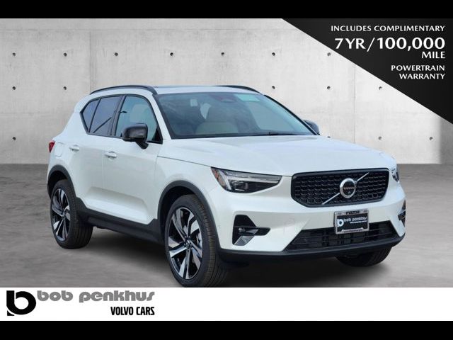 2025 Volvo XC40 Plus Dark Theme