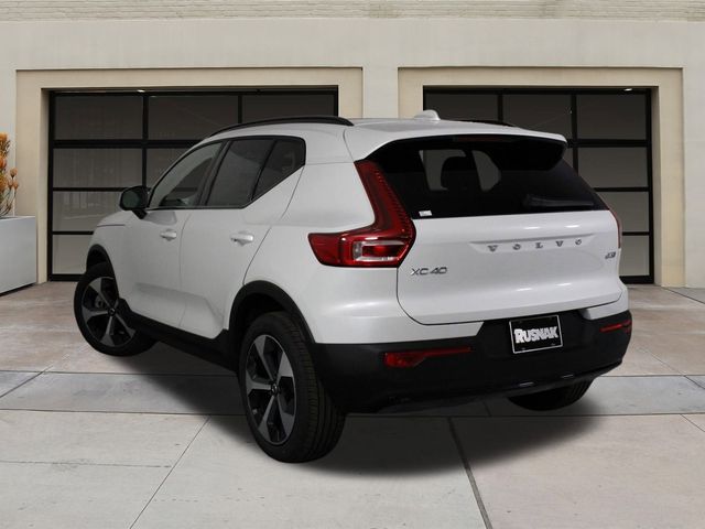 2025 Volvo XC40 Plus Dark Theme