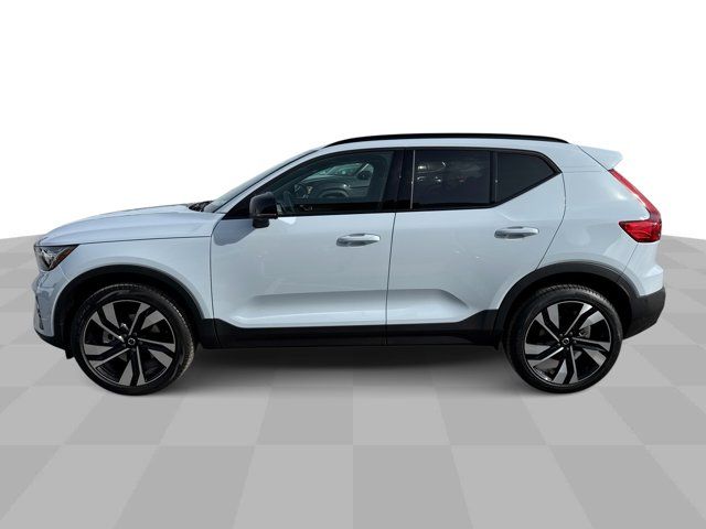 2025 Volvo XC40 Plus Dark Theme