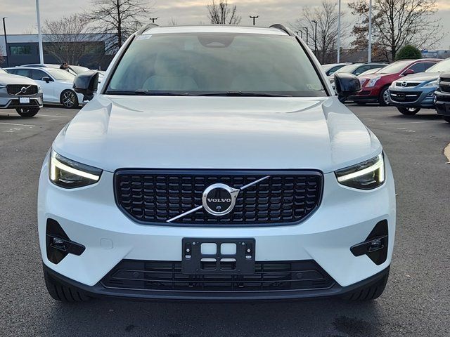 2025 Volvo XC40 Plus Dark Theme