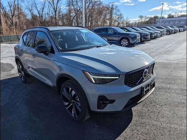 2025 Volvo XC40 Plus Dark Theme