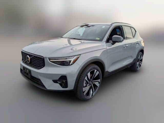 2025 Volvo XC40 Plus Dark Theme