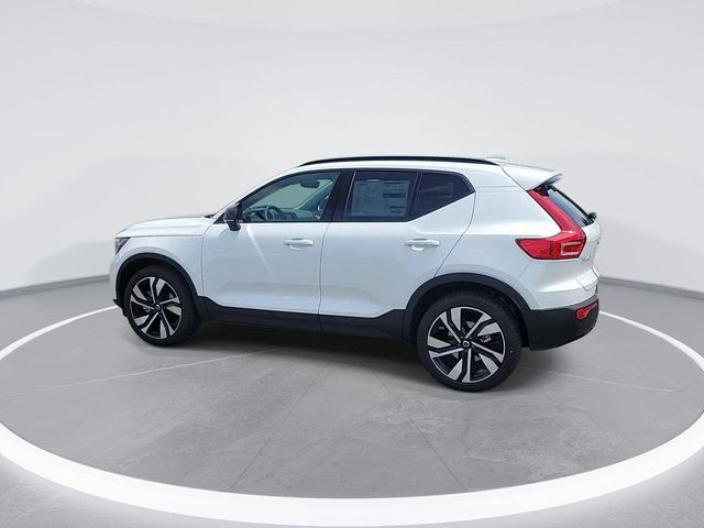 2025 Volvo XC40 Plus Dark Theme