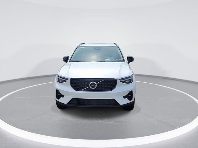 2025 Volvo XC40 Plus Dark Theme