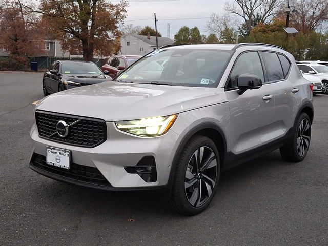 2025 Volvo XC40 Plus Dark Theme