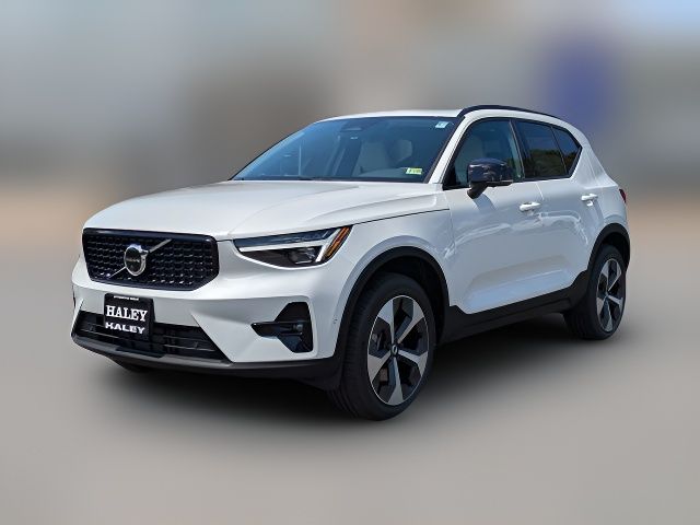 2025 Volvo XC40 Plus Dark Theme