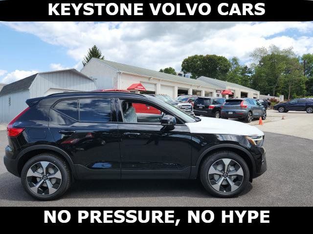 2025 Volvo XC40 Plus Dark Theme