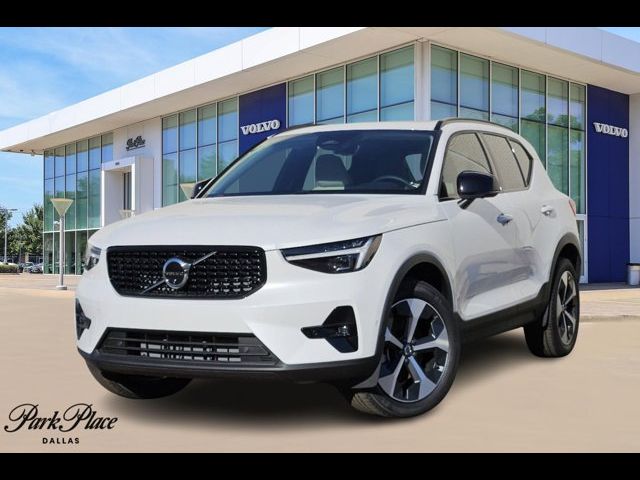 2025 Volvo XC40 Plus Dark Theme