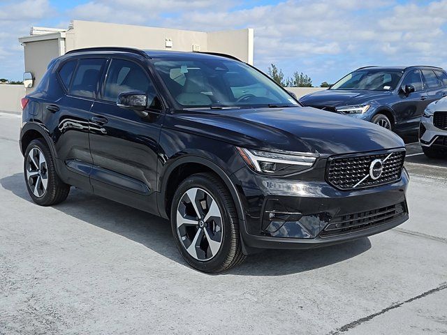 2025 Volvo XC40 Plus Dark Theme