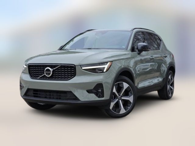 2025 Volvo XC40 Plus Dark Theme