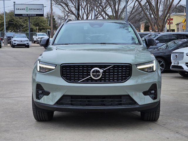 2025 Volvo XC40 Plus Dark Theme