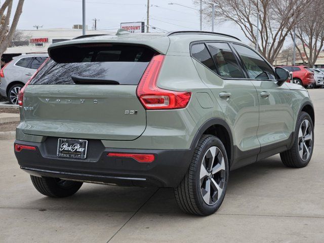 2025 Volvo XC40 Plus Dark Theme