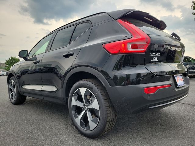 2025 Volvo XC40 Plus Dark Theme