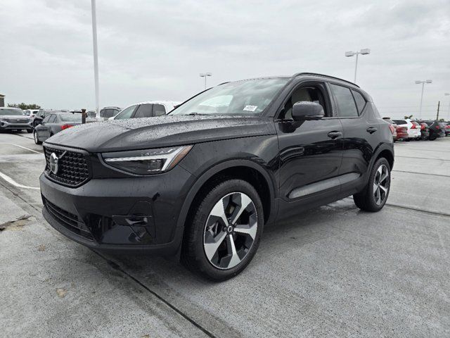 2025 Volvo XC40 Plus Dark Theme