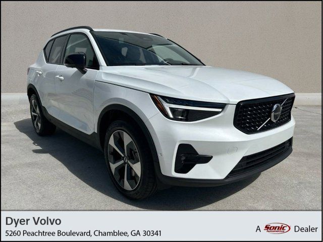 2025 Volvo XC40 Plus Dark Theme