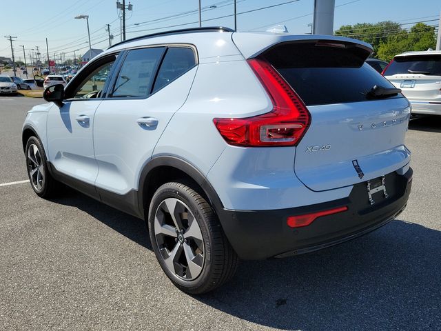 2025 Volvo XC40 Plus Dark Theme