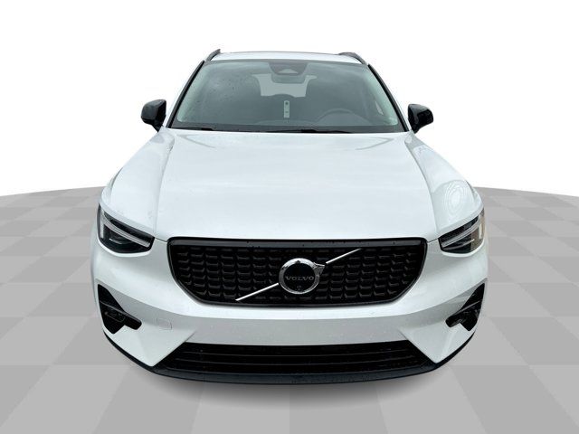 2025 Volvo XC40 Plus Dark Theme