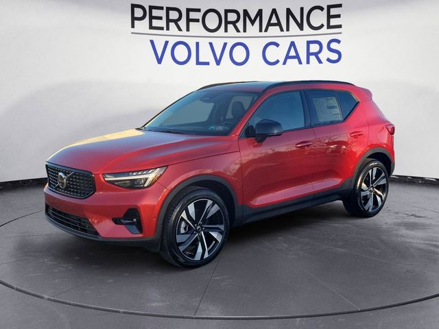 2025 Volvo XC40 Plus Dark Theme