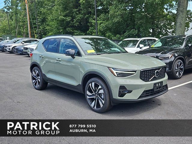 2025 Volvo XC40 Plus Dark Theme