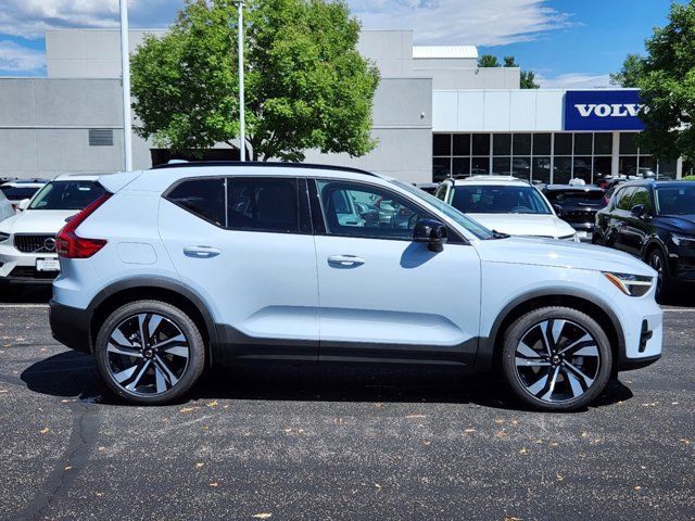 2025 Volvo XC40 Plus Dark Theme