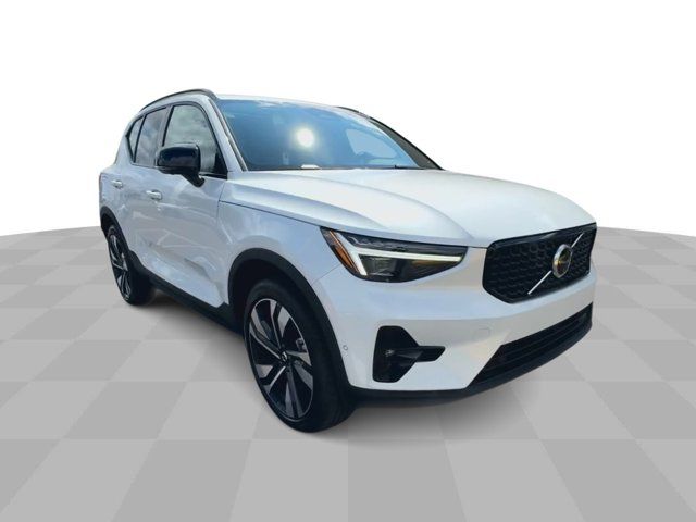 2025 Volvo XC40 Plus Dark Theme