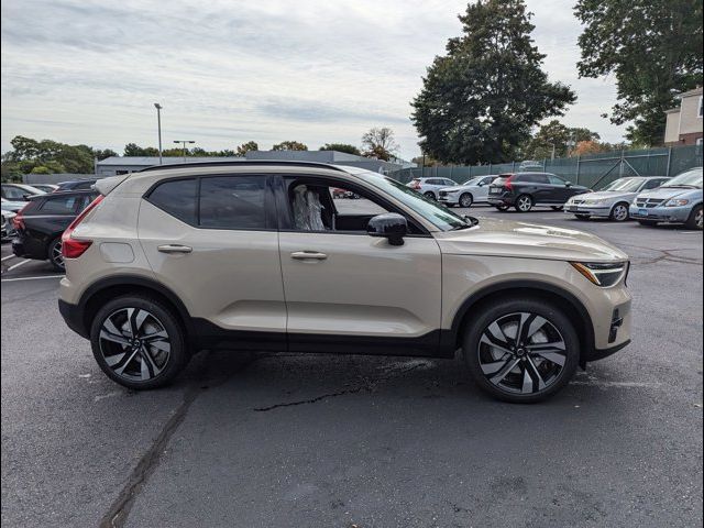 2025 Volvo XC40 Plus Dark Theme