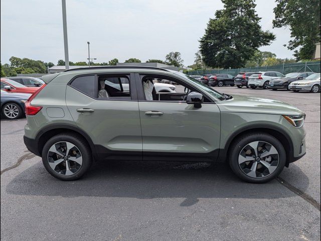 2025 Volvo XC40 Plus Dark Theme