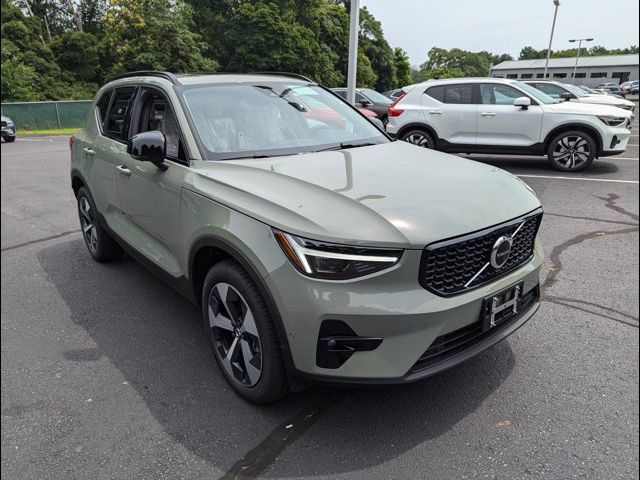 2025 Volvo XC40 Plus Dark Theme