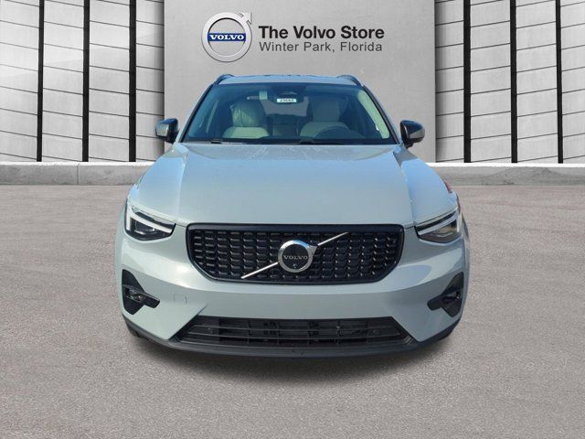 2025 Volvo XC40 Plus Dark Theme