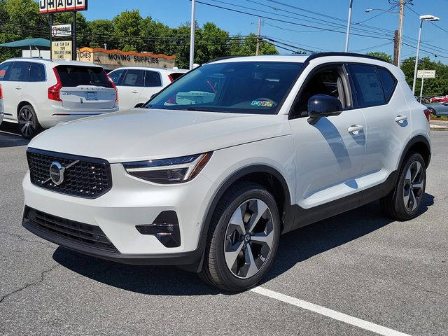 2025 Volvo XC40 Plus Dark Theme