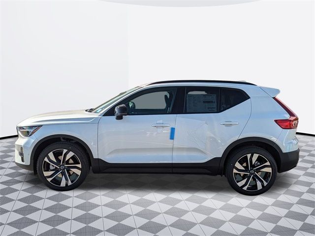 2025 Volvo XC40 Plus Dark Theme