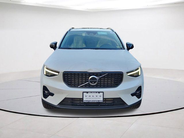 2025 Volvo XC40 Plus Dark Theme