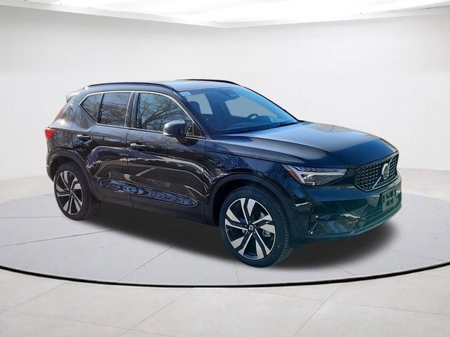 2025 Volvo XC40 Plus Dark Theme