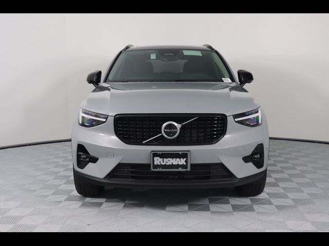 2025 Volvo XC40 Plus Dark Theme