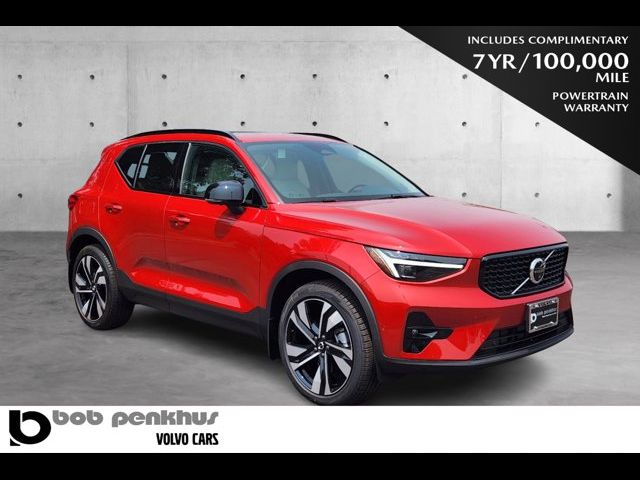 2025 Volvo XC40 Plus Dark Theme