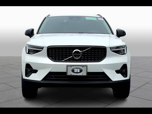 2025 Volvo XC40 Plus Dark Theme