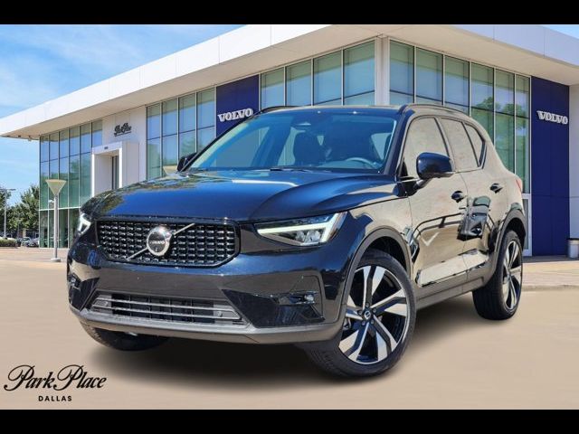 2025 Volvo XC40 Plus Dark Theme