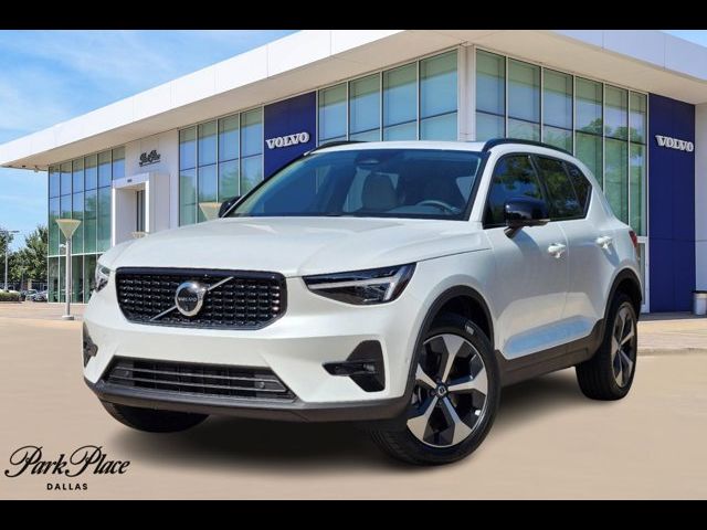 2025 Volvo XC40 Plus Dark Theme