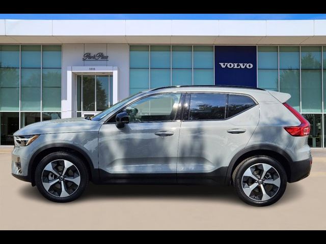 2025 Volvo XC40 Plus Dark Theme