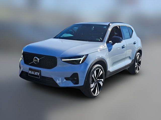 2025 Volvo XC40 Plus Dark Theme